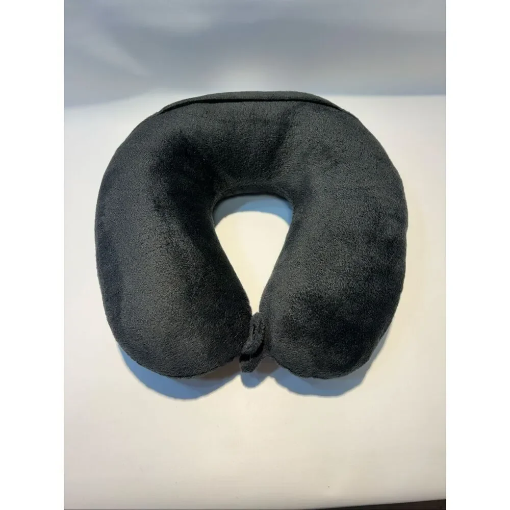 Travel neck pillow